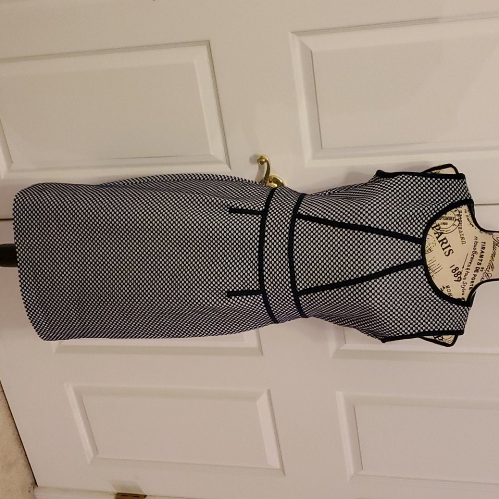 Dress - Picture 2 of 3